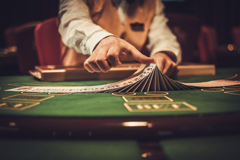 Croupier in einem Casino zu sein, ist ein abwechslungsreicher Beruf. Bild: Neiron Photo/fotolia.com